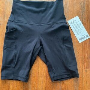 New with tags, never worn Lululemon Align HR Short 8" inch length with pockets.